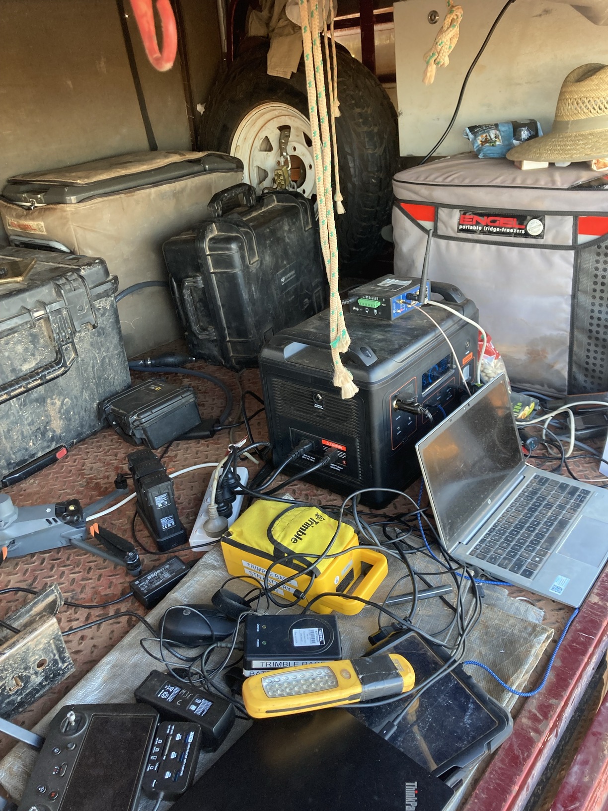 The ute tray doubled as the office for the week. It deserved a little organising and TLC by the ends...